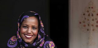 Presiones de Marruecos obligan al Instituto del Mundo Árabe de París a cancelar concierto de Aziza Brahim