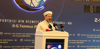 Jefe del Islam turco reivindica el papel del hombre como padre y la mujer como madre