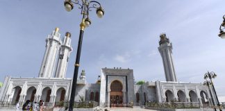 Tariqa Muridí construye en Dakar la mayor mezquita del África Occidental