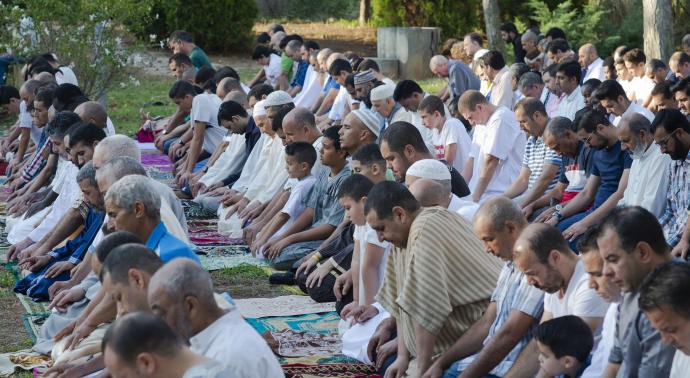 Musulmanes celebran una fiesta