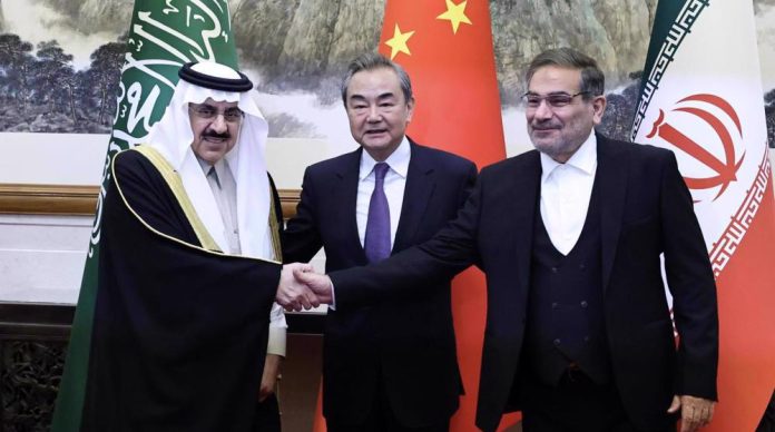 Ali Shamjani y Mohammed al Aiban, máximos responsables de seguridad de Irán y Arabia Saudí en Pekín