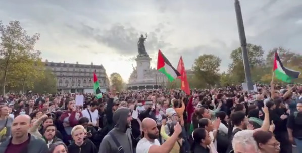 Manifestantes pro-palestinos en París