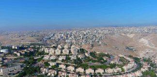 Países árabes y musulmanes celebran las restricciones impuestas por Gran Bretaña al comercio con los asentamientos israelíes Asentamiento israelí en Cisjordania