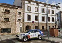 La Fiscalía pide tres años de cárcel para un policía local de Reinosa por delitos de odio contra los musulmanes en redes sociales Coche policía en Reinosa