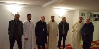 Actos de convivencia entre musulmanes y cristianos en Burgos Visita del arzobispo de Burgos a una mezquita