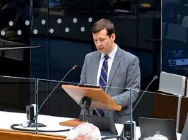 Calgary celebra el «Mes de la Historia Islámica» en octubre El alcalde de Calgary Jeromy Farkas