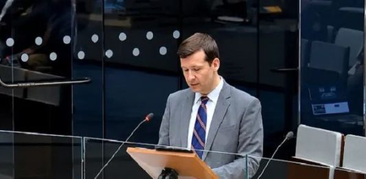 Calgary celebra el «Mes de la Historia Islámica» en octubre El alcalde de Calgary Jeromy Farkas