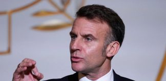Emmanuel Macron tacha de «estúpidas» las afirmaciones de quienes culpan a los migrantes musulmanes por los disturbios en Francia Emmanuel Macron