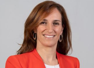 Ministra de Sanidad de España defiende la eliminación de obstáculos para los enterramientos islámicos Ministra de Sanidad, Mónica García